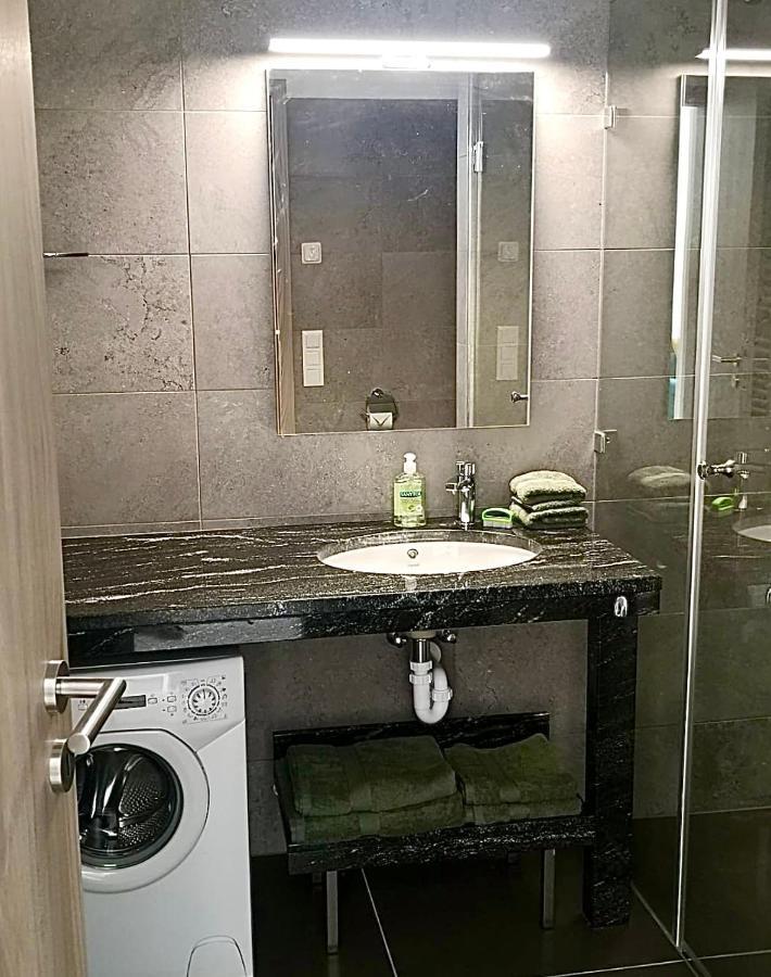 Lotusbluete Appartement In Heviz Mit Tiefgarage Und Panoramaterrasse ภายนอก รูปภาพ